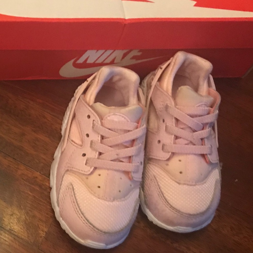Toddler gym shoes